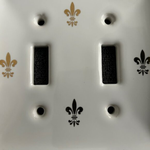 Fleur-de-lis Towne Ceramic Light Switch Plate Cover Gold Trim, 2 Switch - Picture 2 of 4